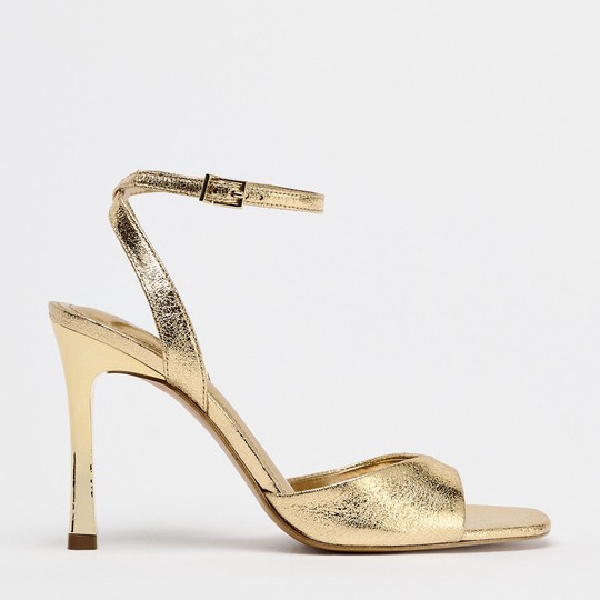 Spain 2025 summer new high heels for women's ankle tripping straps, thin heels, open toe, European and American fashion sandals for women