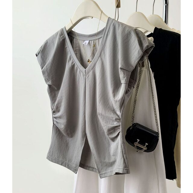 Irregular gray V-neck small flying sleeves T-shirt for women in summer 2024 new design slim shoulder sleeveless top
