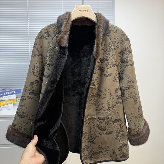 
Middle-aged and elderly grandma's winter coat fur integrated plus velvet thickened coat for women new Chinese style mother's clothing warm top clothes