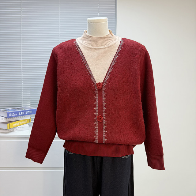 
Mother's thick sweater women's winter 2025 new middle-aged and elderly all-in-one velvet loose tops knitted bottoming shirt