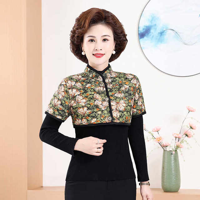 Middle-aged and elderly women sleeping with vests inside mothers with velvet thickened shoulder pads for autumn and winter, mid-sleeves to keep warm at home vest