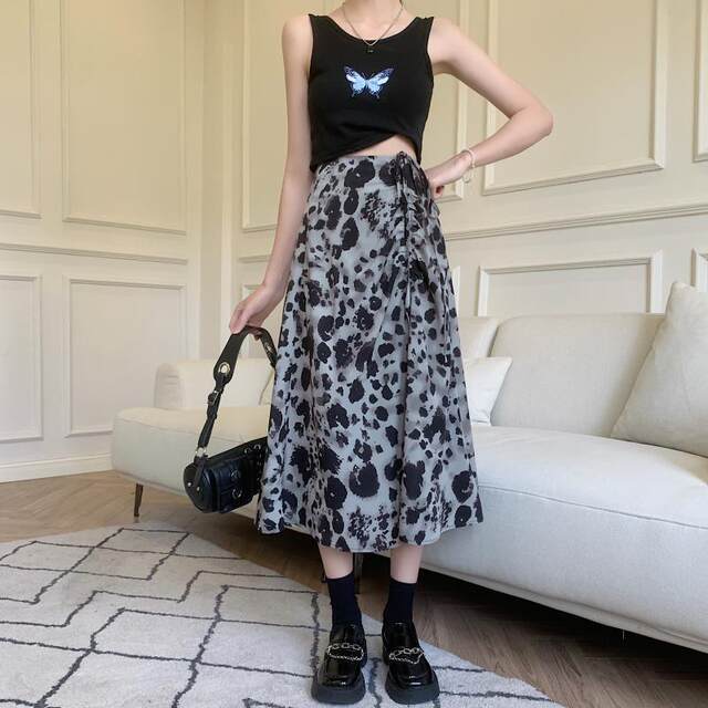 Large size irregular tie dyeing skirt female summer design sense niche font hip skirt ink print cover long skirt