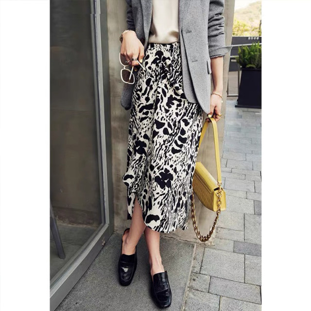 2024 autumn new design niche mid-length skirt high-waisted temperament printed leopard print irregular skirt for women