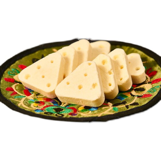 Triangle cheese cheese block Mongolian specialty milk slices children's snacks nutritious dairy products