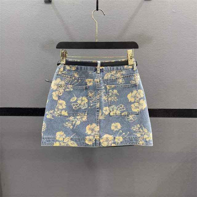 Retro flower printed denim skirt for women 2025 summer new versatile high-waisted slim A-line hip skirt