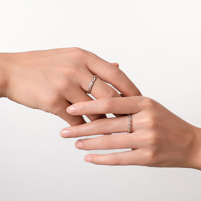 
Cartilo Love Twist Couple Ring Couple Ring 929 Silver Su Circle Anniversary Gift for Boy and Girlfriend