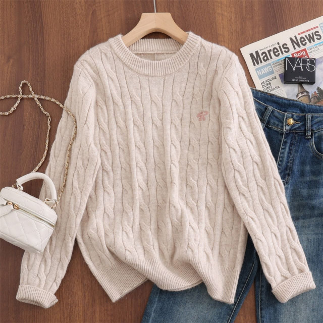 Round neck solid color twist lazy style embroidered sweater 2025 autumn and winter new Korean style sweater women's top