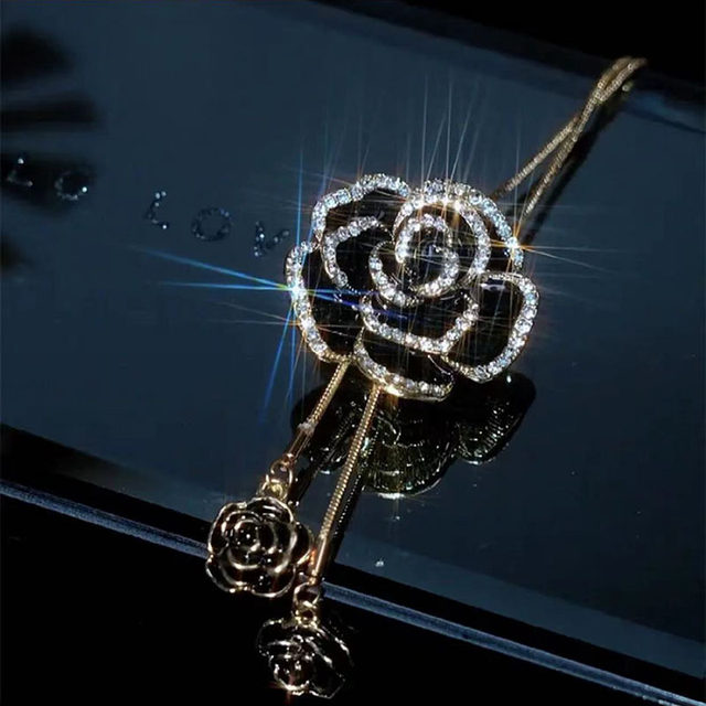 2025 new trendy long rose sweater chain for women's autumn and winter fashion internet celebrity same high-end accessories necklace