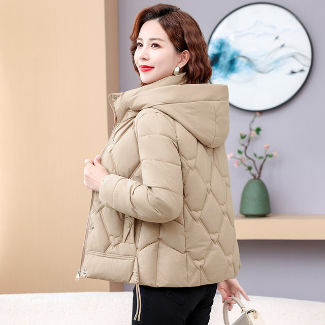 Mom's winter down-padded jacket, short style, middle-aged and elderly women's cotton-padded jacket, large size slim-fitting and light-weight cotton-padded jacket