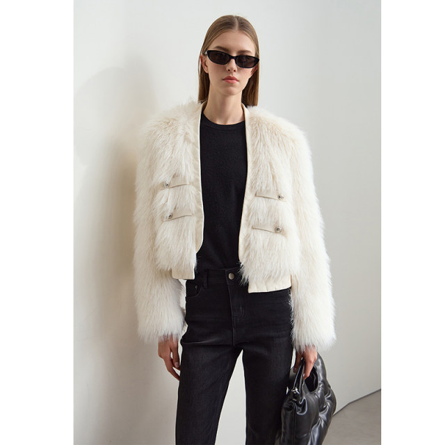 Amii2024 winter new style modern warm V-neck imitation fox fur fur coat women's metal buckle loose top