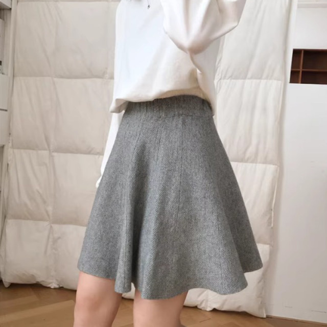 Korean versatile knitted skirt for women with large size fat mm slim short skirt covering hips A-line skirt large hem skirt high waist umbrella skirt