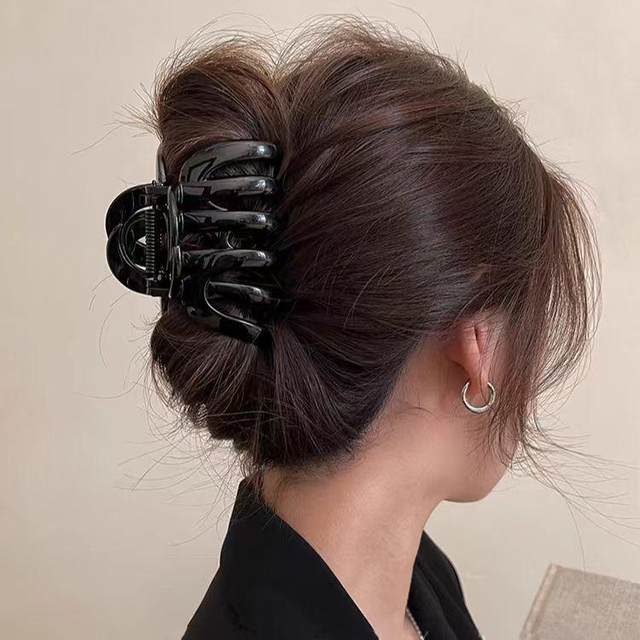 The back of the head is huge and can clip retro large-sized hair clip 2024 Internet celebrity large-sized hair volume high-end shark clip women