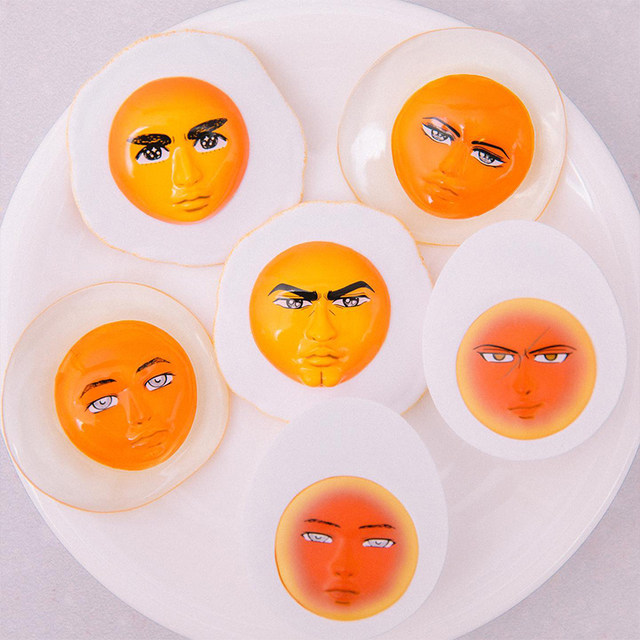 Japan's genuine QUALIA beautiful man's face omelette gashapon egg yolk food mimicry spoof trendy ornaments