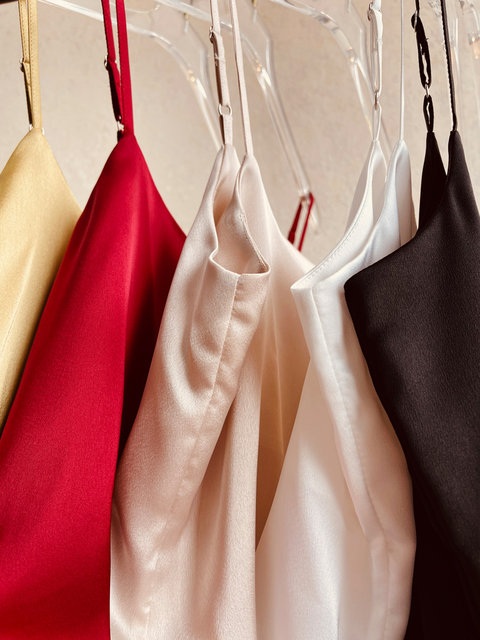 Adjustable shoulder strap suspender vest Female wearing summer suits with base white satin loose thin top
