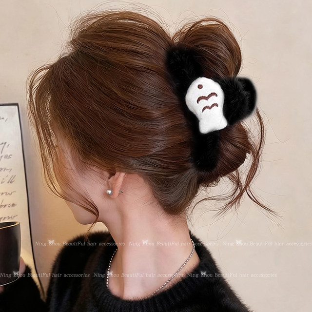 Large hair volume multi-plate hair clip women's autumn and winter back head cute plush fish hair clip headband shark clip hair clip