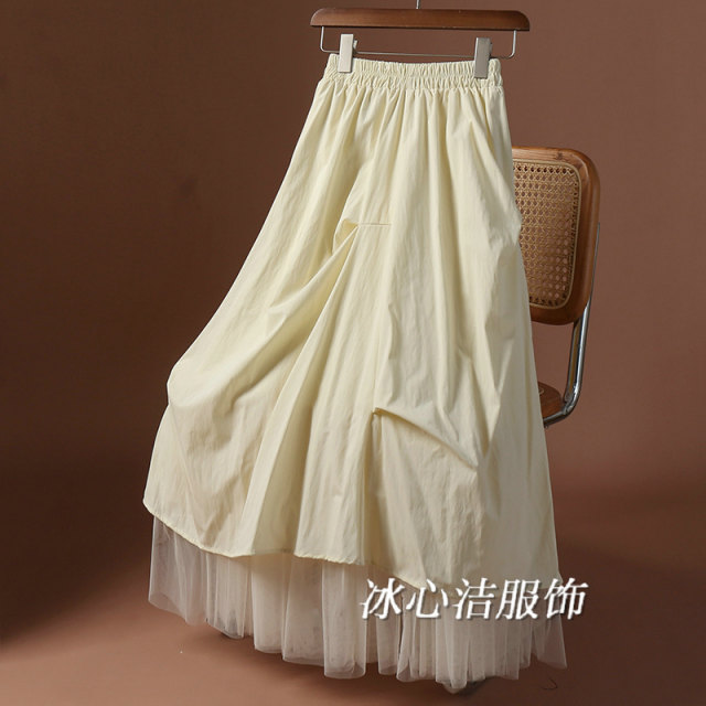 Caramel color design pleated puffy skirt for women spring 2025 new style spliced ​​mesh long skirt umbrella skirt