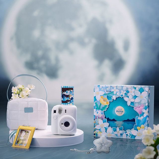 Fuji One-Time Imaging mini12 Flower and Her Gift Box Polaroid Camera Student Gift Comes with Beauty