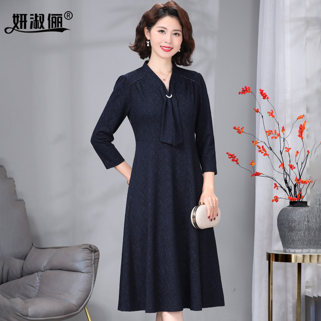 
2025 new dignified and high-end autumn and winter skirts for mothers, slim and slim bottoming, elegant long-sleeved dresses for women