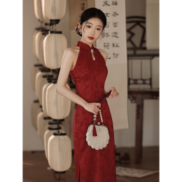 New Chinese morning robe hanging neck cheongsam new 2023 summer red modified young dress toast Bride