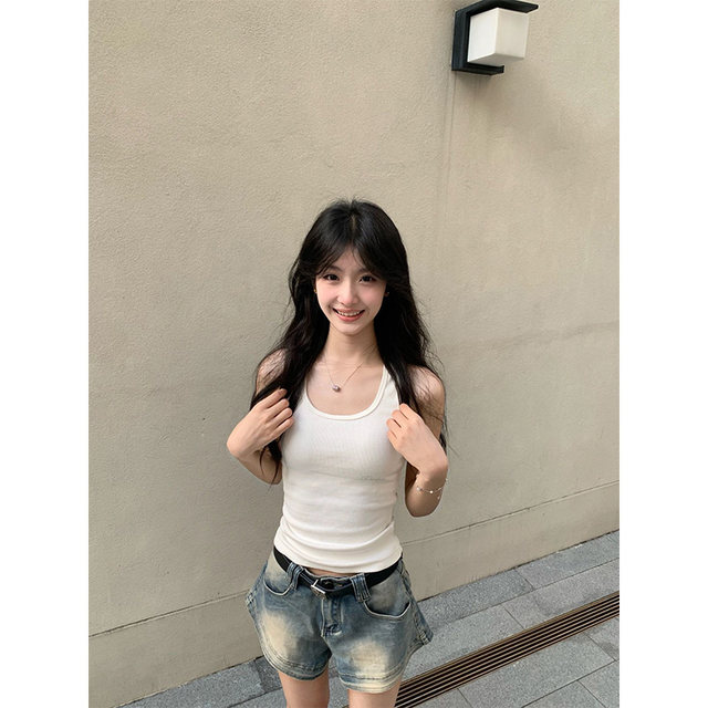 Pure cotton white suspender vest for women in summer, chic, slim and sweet hot girl sleeveless inner short top