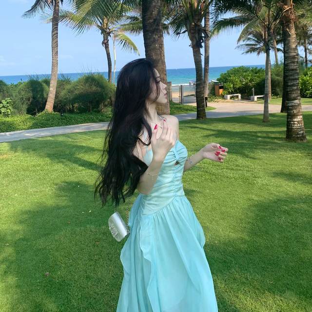 Thailand travel photo beach skirt women's summer temperament backless halterneck suspender dress seaside vacation fairy long skirt