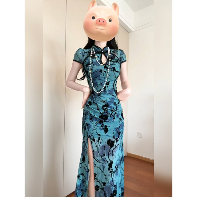 XZY slightly fat and elegant new Chinese style modified cheongsam flocking dress for women 25-year summer Chinese style slit hip-pack skirt