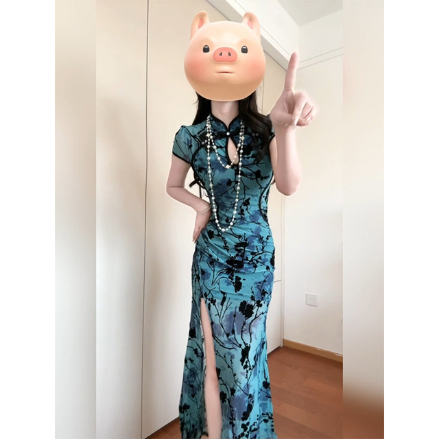 XZY slightly fat and elegant new Chinese style modified cheongsam flocking dress for women 25-year summer Chinese style slit hip-pack skirt