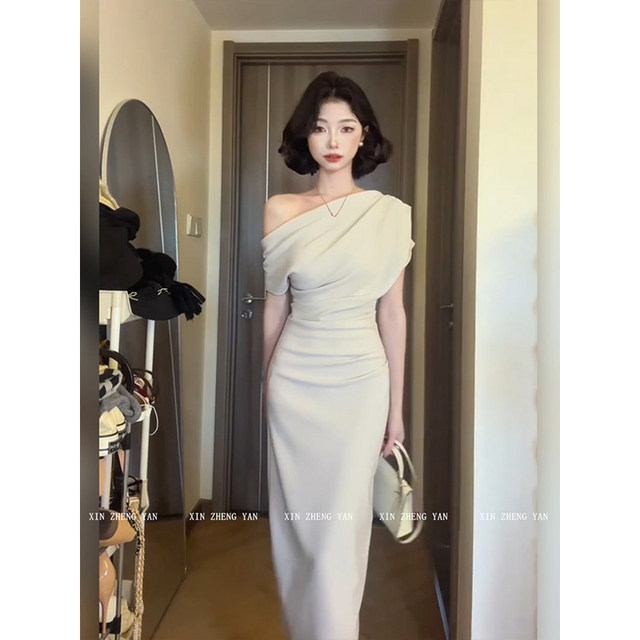 XZY/Xin Zhengyan, a slightly fat lady with a slanted shoulders and neck dress for women 25 years summer pleated waist-hugging long skirt