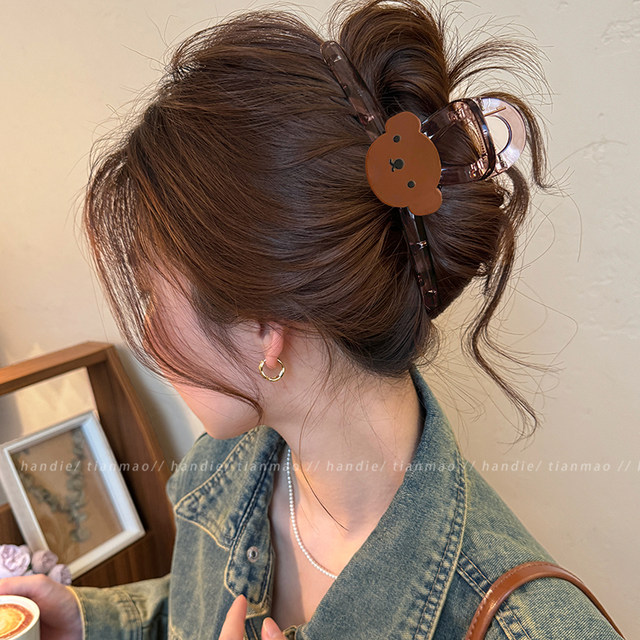 Cute and cute little bear clip women's 2025 new high-end shark clip hair clip back head hair dress clip