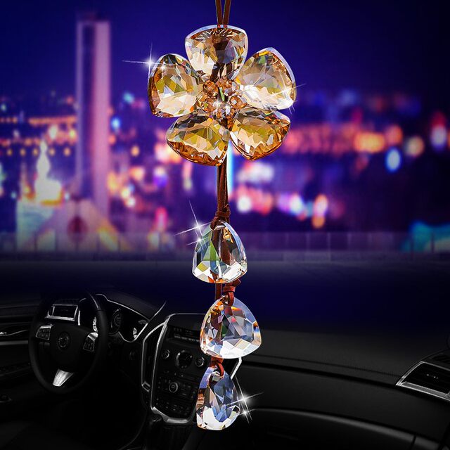 Five-leaf clover crystal car hanging decoration car hanging decoration supplies crystal handicraft car hanging gift delivery