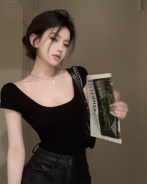 European and American sexy hot girls slim one-piece top suspender one-piece bottoming shirt for women with crotch outside with chest pad tight summer