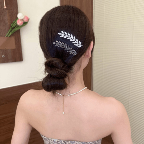 Rhinestone wheat ear bb clip women's 2025 new duckbill clip broken hair side clip bang clip flash diamond clip hair clip hair accessories
