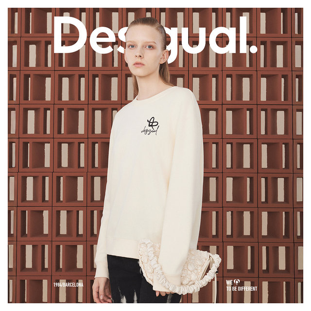 Desigual knitted snake year specific embroidery logo round neck pullover ladies sweatshirt beige white
