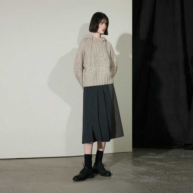 Italian wool semicircle women's clothing [sports] 2024 Autumn British retro stitching pleated skirt women's high -level sense
