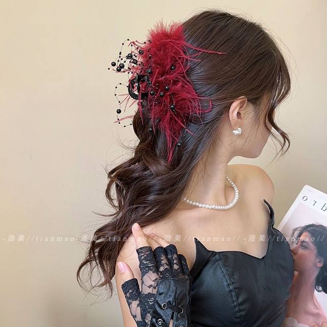 Feather Pearl Super Fairy Shark Female 2025 new back head plate hair grabbing temperamental high -end hairpin hair decoration
