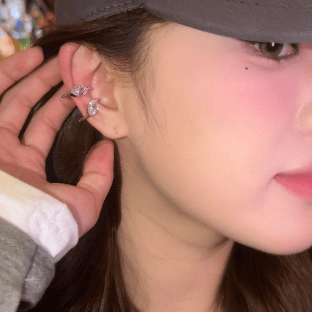 Simple water droplet inlaid diamond ear clip 2025 new high-end angel wings without ear piercing without holes ear bone clip ear decoration