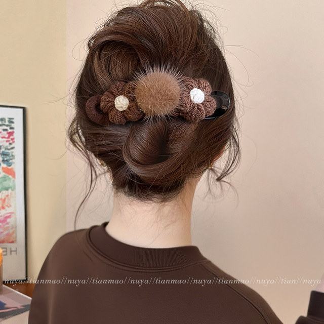 Knitted plush flower duckbill hairpin hairpin for women's back of head 2025 new style non-frigging one-word clip grabber clip high-end