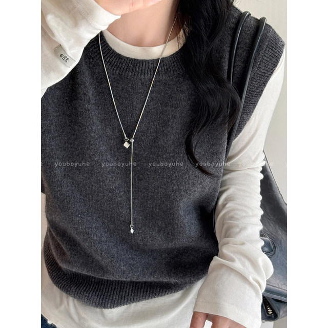 Korean silver sugar cube titanium steel pull-out necklace for women, unique design, autumn and winter long sweater chain, fashionable and versatile accessory