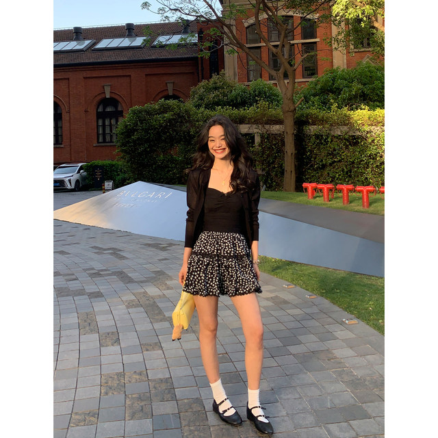 
Pusumede sexy neck halter mesh suspender for women wearing wrinkled and smudged design niche and unique vest top