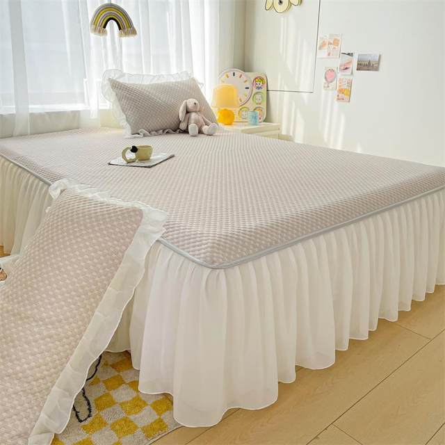 Summer ice silk cool mat A-class mother-child grade machine-washable iced bean soft mat bed skirt mat 2025 new mattress