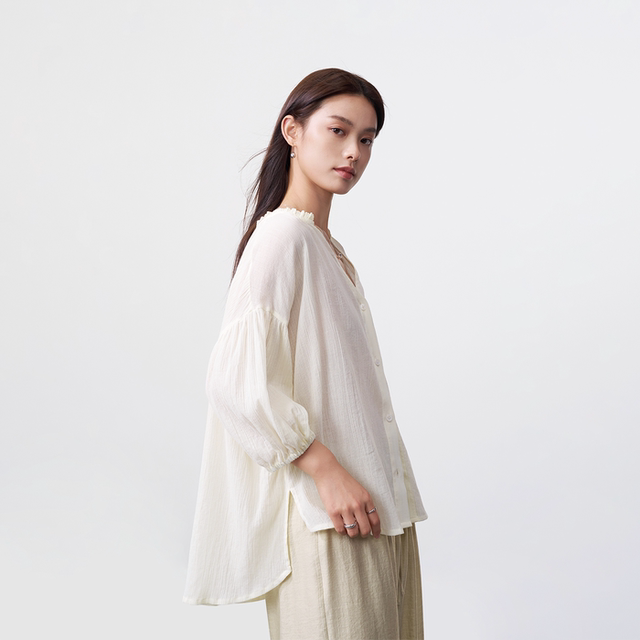 Japanese lantern sleeve thin pleated texture shirt V-shaped exquisite lace collar fall shoulder mid-sleeved design loose and light