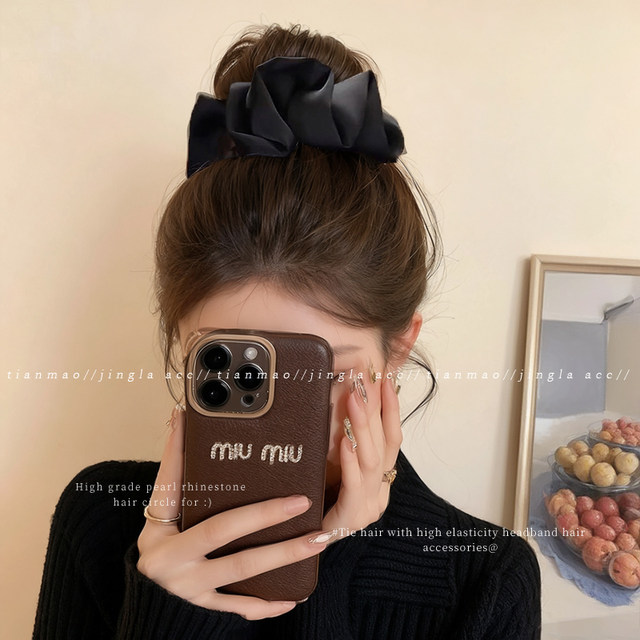 Light luxury satin ball hair clip for women 2025 new high-end back head hair clip hair shark clip hair accessory