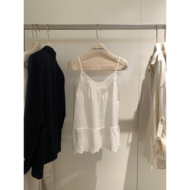 Early spring pure lustrous sling shirt for women with layered inner layer with white super fairy temperament lace