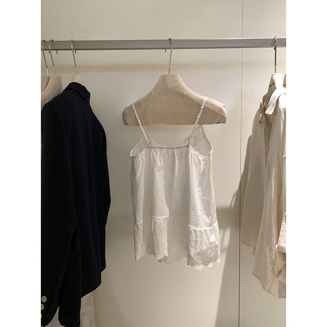 Early spring pure lustrous sling shirt for women with layered inner layer with white super fairy temperament lace