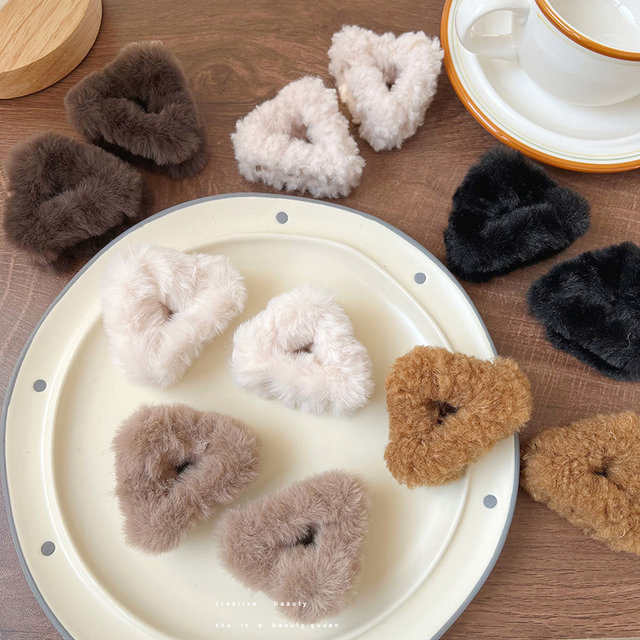 Plush cat ear hairpin for women, side clip for bangs, small grabber for broken hair, cute princess head shark clip hairpin headdress