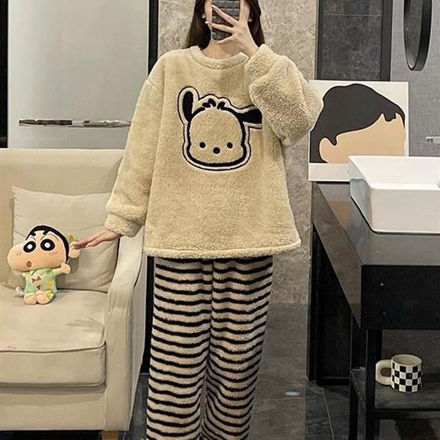 
2023 new thickened winter coral velvet pajamas autumn and winter flannel can be worn outside Internet celebrity style home clothes set