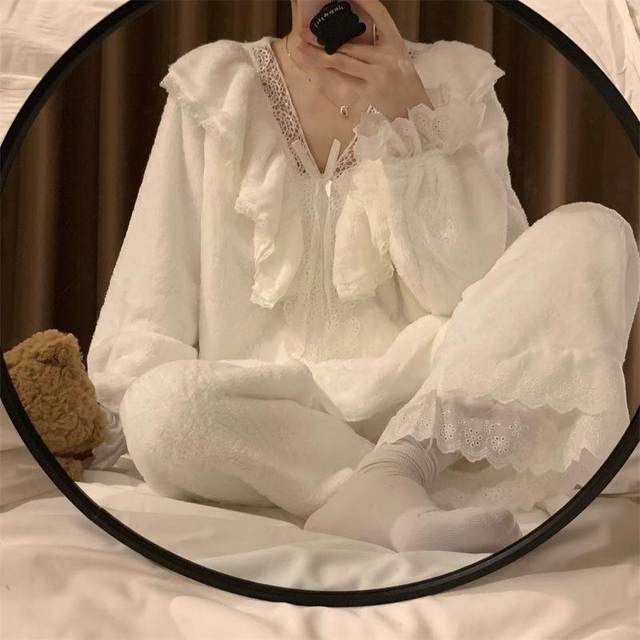 
Pajamas for women ins autumn and winter princess style V-neck sweet lace thickened plus velvet coral velvet loose home clothes
