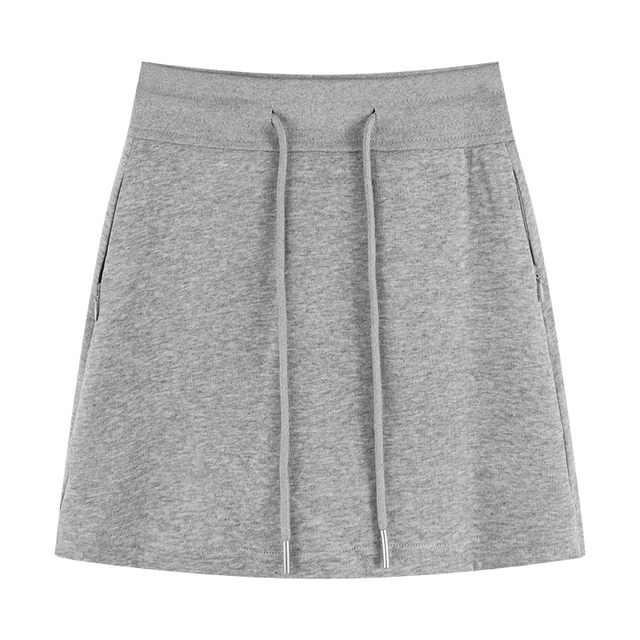 Slightly fat large size gray sports skirt for women in summer design drawstring high waist slim casual sweat skirt hip-covered short skirt
