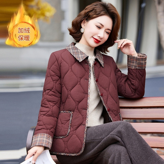 Mother's clothing autumn and winter velvet nylon cotton jacket 2025 winter new style light and fashionable age-reducing women's cotton-padded jacket