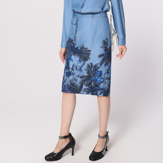The same style of Matiannu women's clothing in the mall, the new blue denim print casual skirt and skirt are versatile